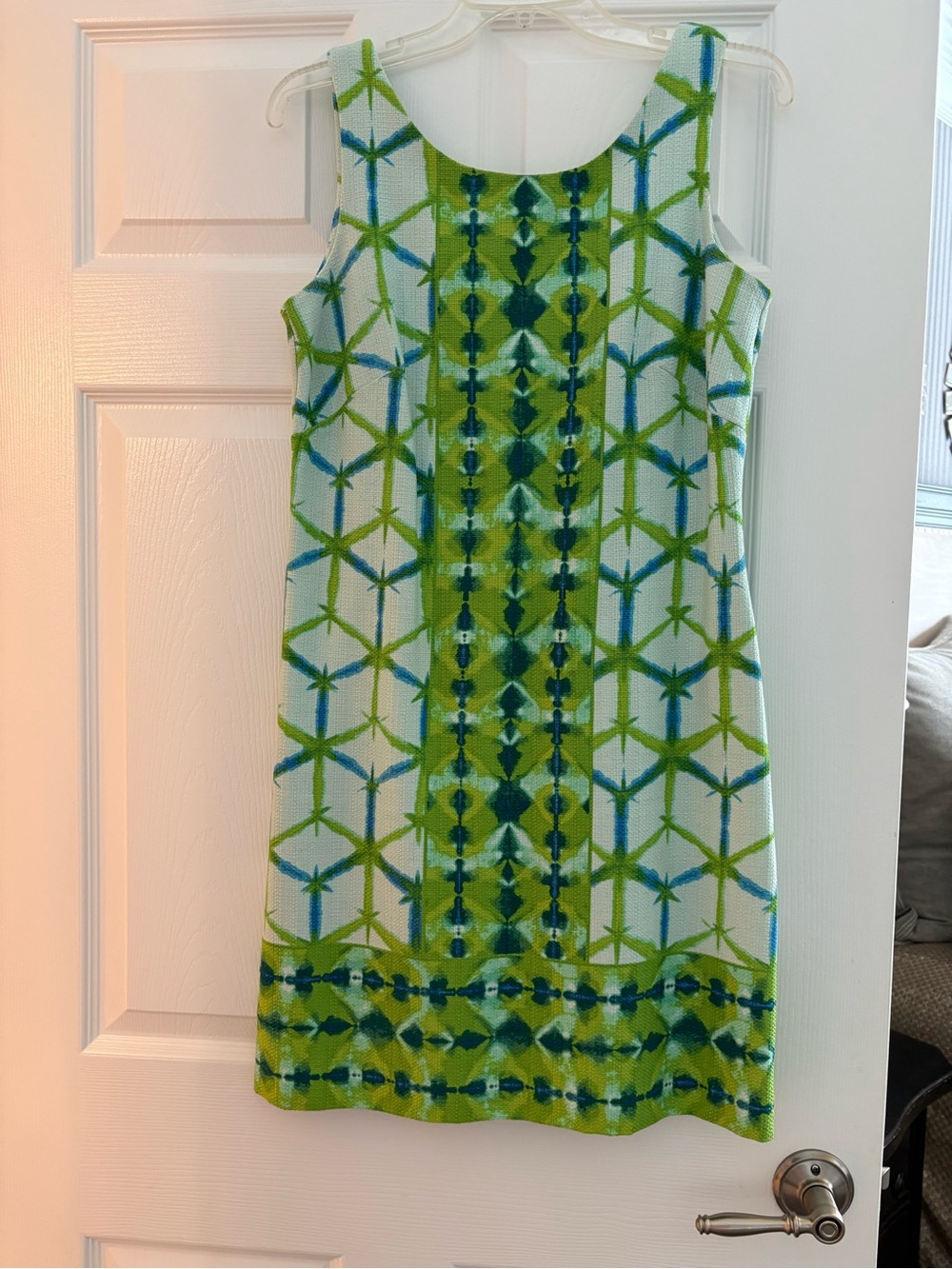 Just...Taylor Sleeveless Green & Blue Geometric Shift Dress
